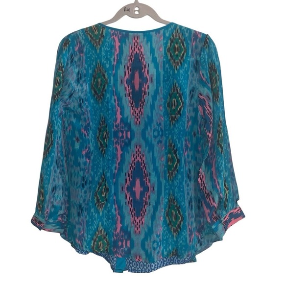 Tolani Top Blouse V-neck Long Sleeve 100% Silk XS Turquoise Abstract NWT New - Picture 2 of 6